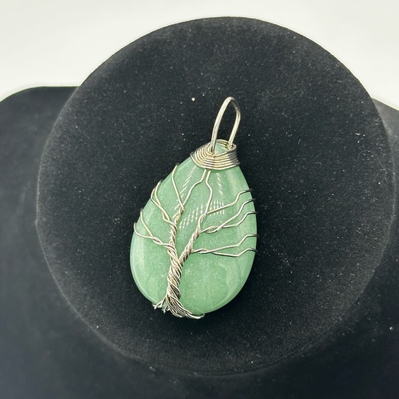 Green Aventurine Pendant w Wire Wrap Tree of Life - Picture 4 of 6